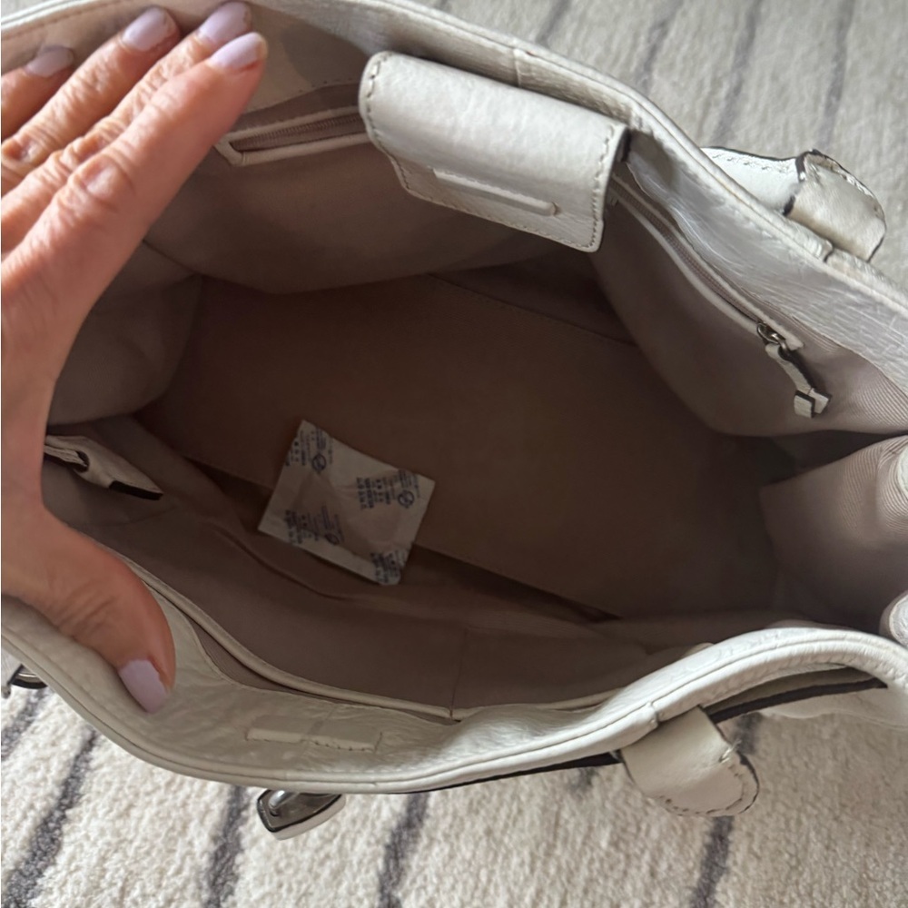 Ann Taylor Cream leather Shoulder Bag - Picture 3 of 8
